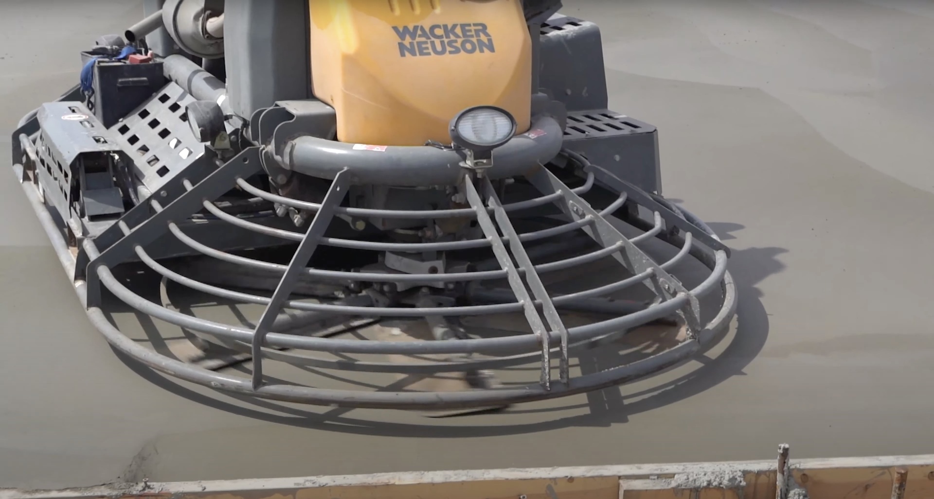 Gary Concrete - Professional power trowel equipment for superior concrete finishing Professional concrete power trowel equipment for smooth concrete finishing